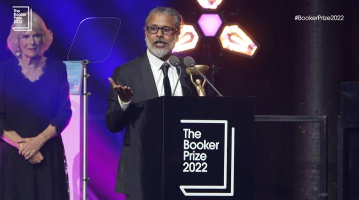  'Atacul asupra lui Rushdie m-a făcut să mă autocenzurez', a declarat câştigătorul Booker Prize 2022