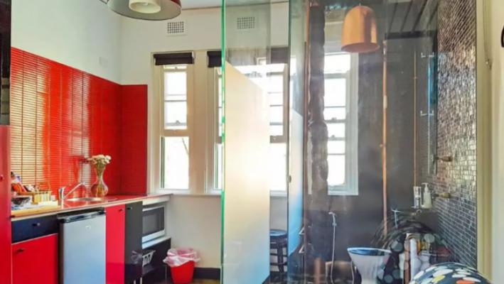 Chiria ireală cerută pentru o garsonieră cu WC-ul în bucătărie