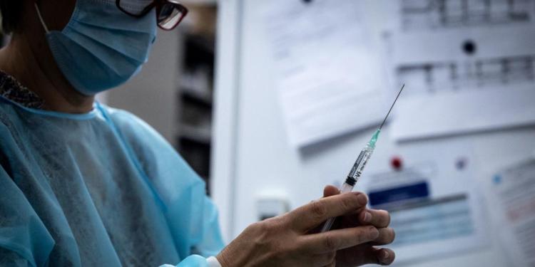 Savanții care au descoperit vaccinul împotriva cancerului anunță când va fi disponibil