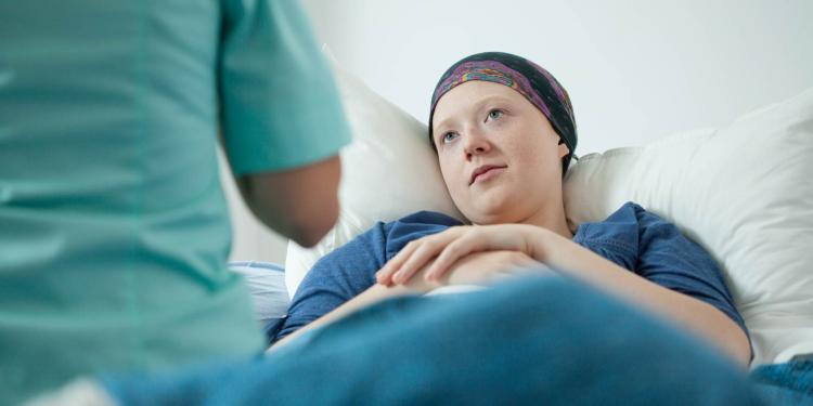 Ne așteptăm la o epidemie de cancer la persoanele sub 50 de ani? Avertismentul specialiștilor