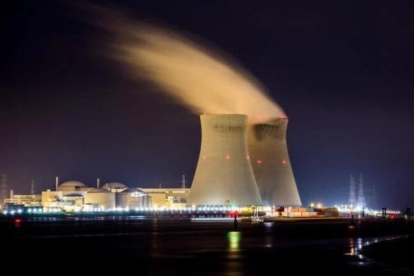  Polonia va coopera cu Coreea de Sud pentru construcţia unei centrale nucleare