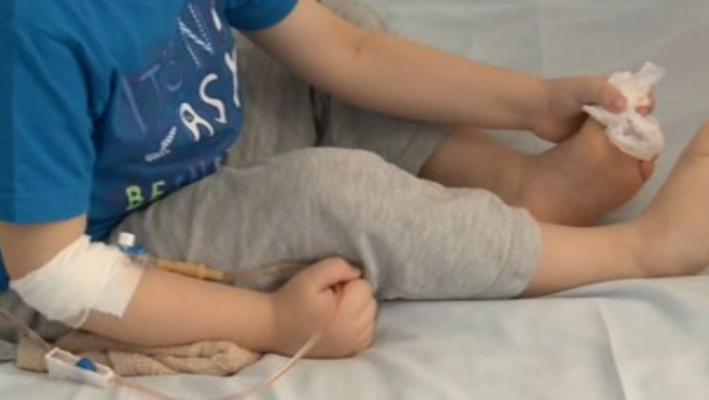 Asociaţia Dăruieşte Aripi donează Institutului Fundeni un echipament pentru testarea genetică avansată a leucemiilor