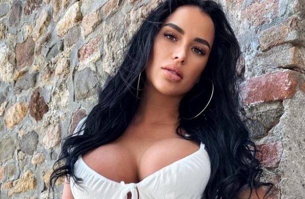 Ce tarife are Daniela Crudu pe Onlyfans? Va continua să posteze și pe parcursul sarcinii!