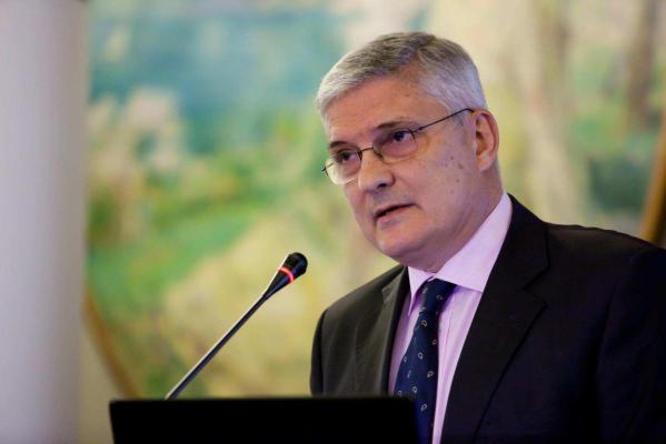 Dăianu: România ar putea încheia 2022 cu un deficit bugetar mai mic de 6%