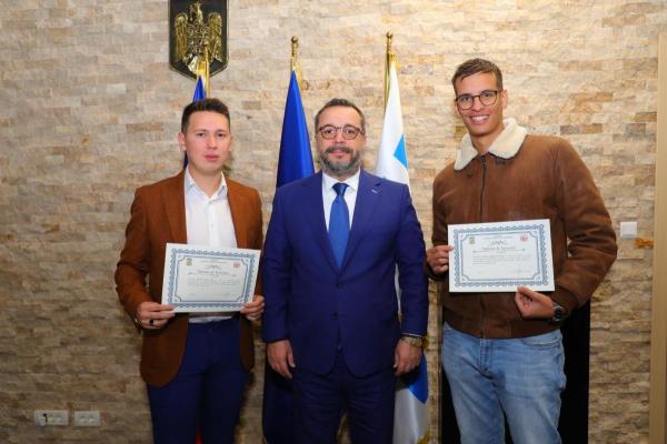  Doi tineri din Constanța, participanți la summitul tinerilor de la Istanbul  