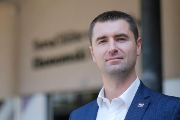 Statele membre UE aprobă impunerea de taxe pe profiturile excepţionale ale firmelor din energie