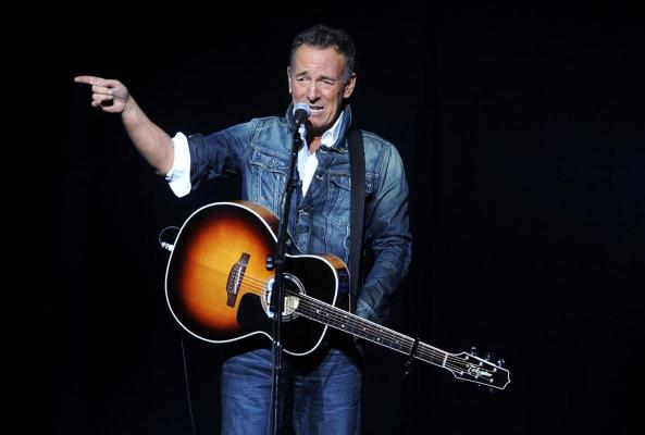 Bruce Springsteen a semnat motivarea absenței pentru o adolescentă, la concert