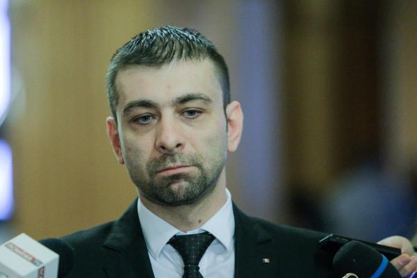 Replică pentru Rareș Bogdan: 'Meniurile din restaurantele de fiţe pe care le frecventează în Europa nu sunt cărţi'