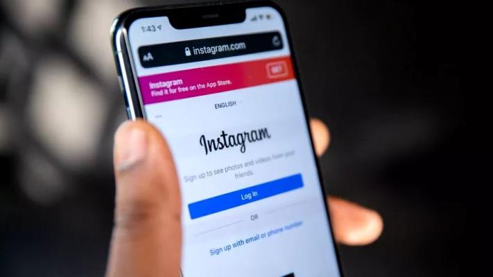 Instagram îşi lansează în Europa noile actualizări care permit postări conţinând doar text şi emoji-uri