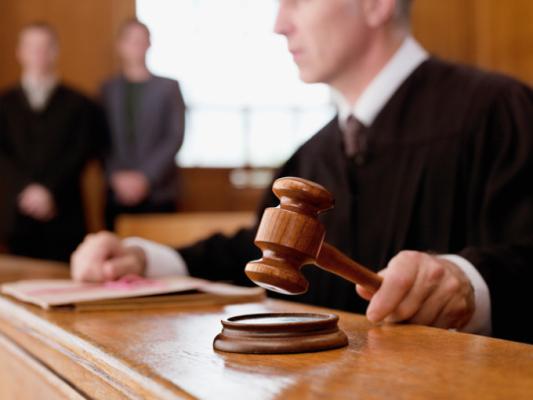 Senat: Statutul judecătorilor şi procurorilor, adoptat