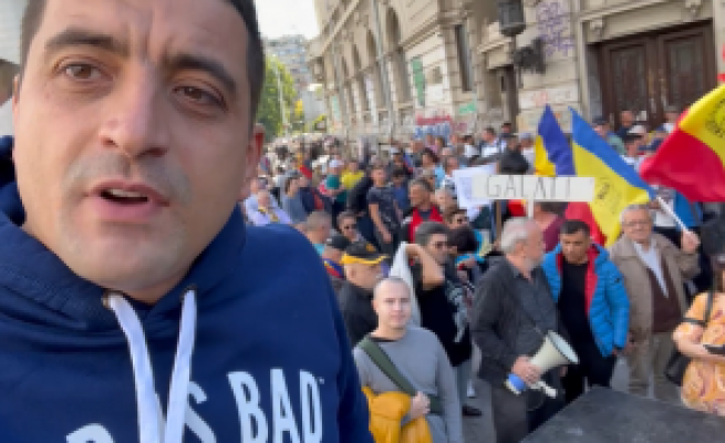 Mii de oameni protestează, alături de George Simion, în București. Video 