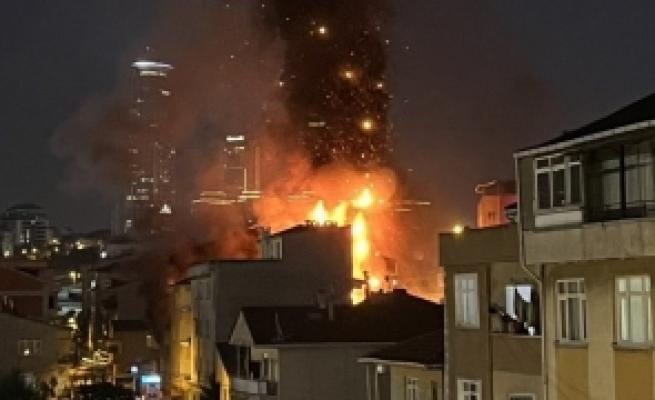 Imagini spectaculoase din Istanbul: O explozie uriașă, urmată de un incendiu într-un cartier rezidențial! Video