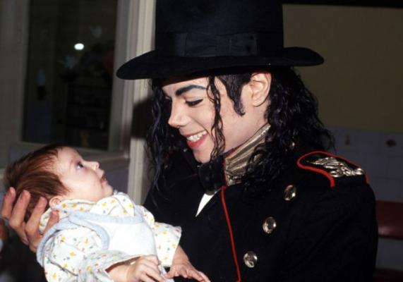 Chitanţa cu sumele donate în timpul concertului lui Michael Jackson de acum 30 de ani pentru copiii abandonaţi ai României, digitalizată