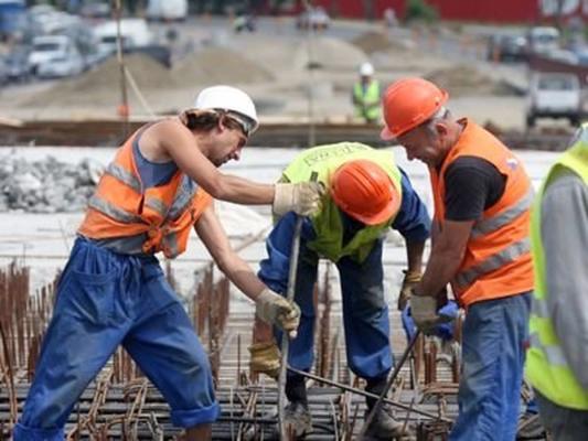 INS: Volumul lucrărilor de construcţii a crescut în primul trimestru cu 12,7%