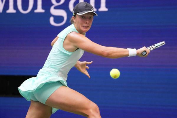  Tenis - WTA: Swiatek şi-a apărat titlul la Stuttgart, învingând-o din nou în finală pe Sabalenka