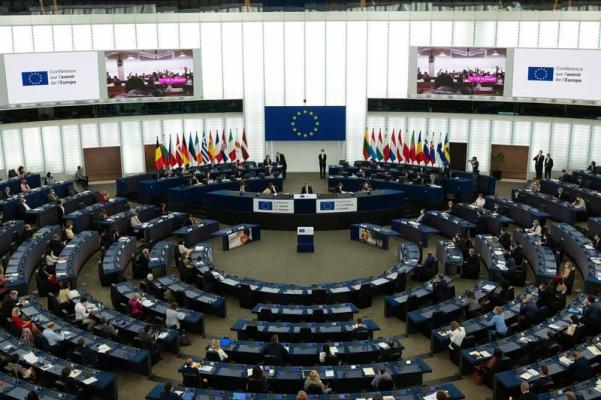 PE a adoptat rezoluţia care susţine aderarea României şi Bulgariei la spaţiul Schengen 