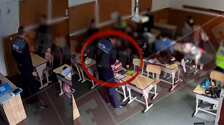 Percheziții într-o sală de clasă, în timpul orelor. Video 