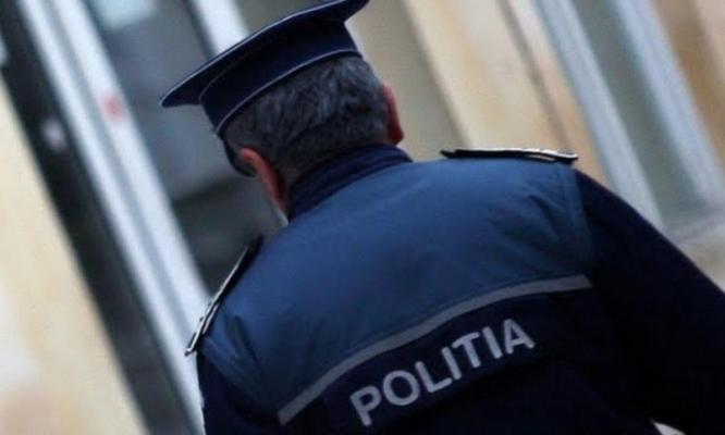 Polițist cercetat pentru că și-ar fi bătut și înfometat cei doi copii vitregi