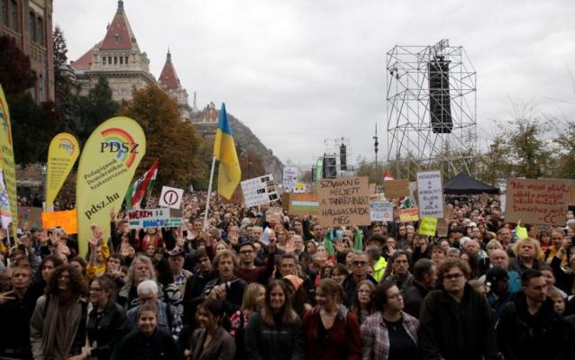 Protest masiv în Budapesta împotriva guvernului şi a inflaţiei galopante