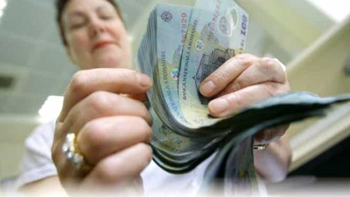 Salariile românilor vor crește cu circa 6% în 2023