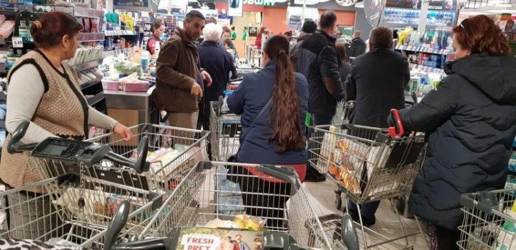 Supermarketurile ar putea fi închise duminica, iar sâmbăta să aibă program scurt