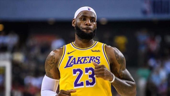 LeBron James îşi doreşte să ajungă la o performanţă nemaiîntâlnită până acum: să joace în NBA cu propriul său fiu