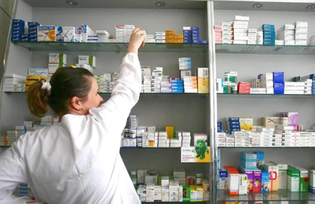 Aproximativ 3.000 de medici de familie şi peste 1.500 de farmacişti, instruiţi în domeniul drogurilor