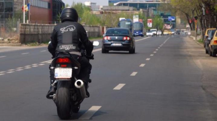Polițiștii constănțeni îi așteaptă pe motocicliști la o discuție deschisă despre siguranța rutieră, în parcarea Aqua Magic
