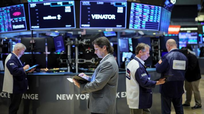 Bursele de pe Wall Street au crescut puternic: dolarul scade surprinzător