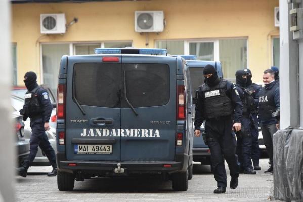 Percheziții de amploare la o Casă de Pensii: fraudă majoră cu dosare de pensionare 