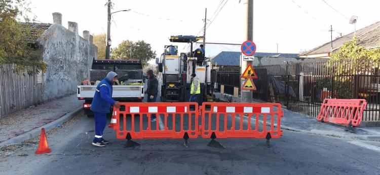  Atenție, șoferi! Se decopertează carosabilul pe strada Lanului din cartierul KM 4-5  