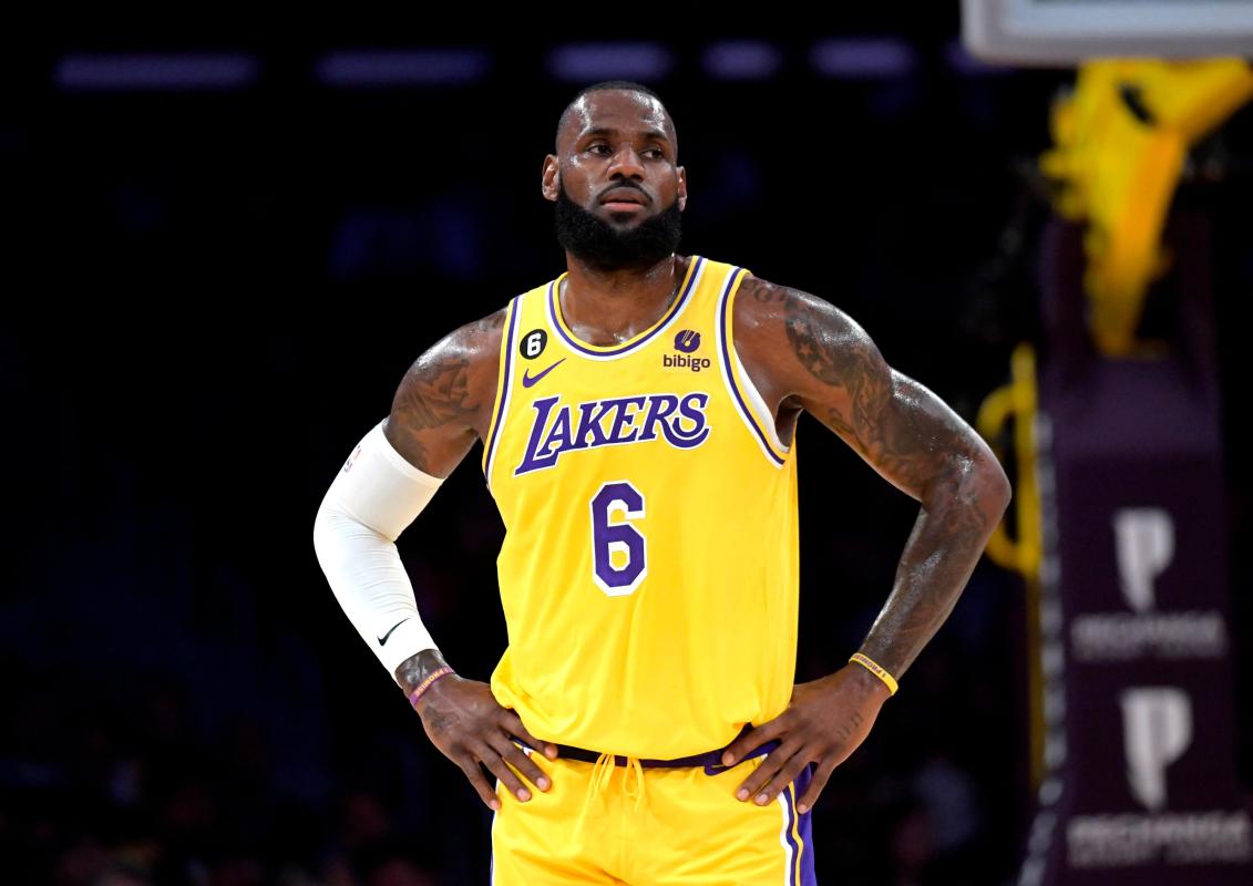 Baschet: NBA - LeBron James s-a accidentat la muşchii aductori şi e ...