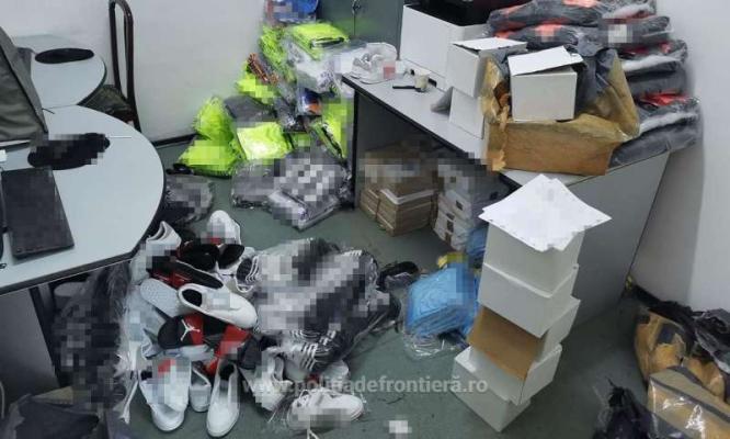 Peste 15.000 de produse Reebok, Air Jordan și alte branduri, posibil fake, confiscate de inspectorii vamali