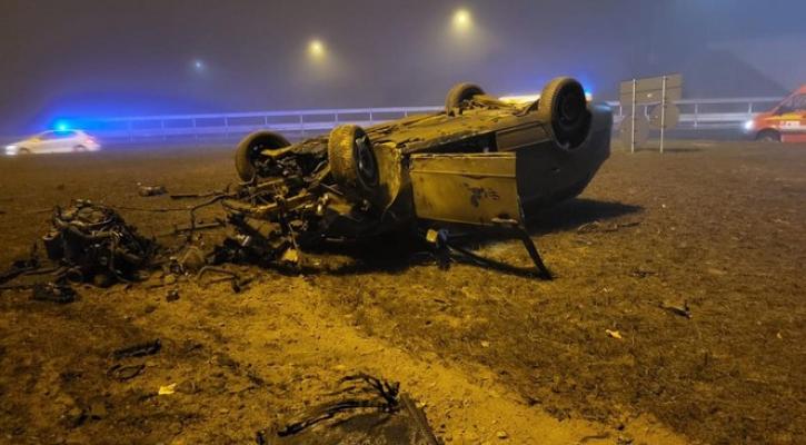 Autoturism răsturnat pe A4. O persoană a ajuns la spital