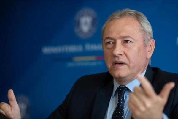 Șeful ANAF cere schimbarea legii salarizării unitare: 'Angajaţii de la stat nu mai trebuie plătiţi unitar, ci în funcţie de performanţă'