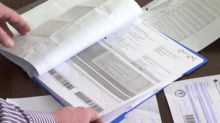 ANRE modifică regulamentul de furnizare a energiei electrice în sprijinul clienţilor finali