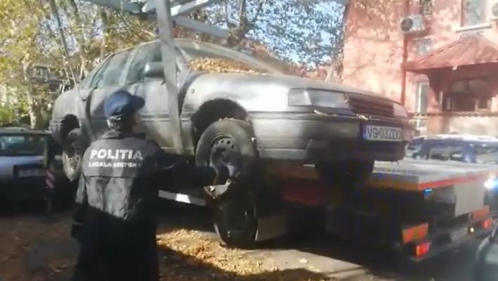 O mașină folosită de Nicușor Dan a fost ridicată de pe o stradă din Sectorul 5