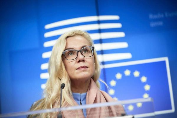 Comisarul pentru Energie: UE trebuie să îşi reducă importurile de gaze lichefiate ruseşti în acest an