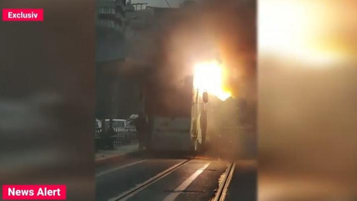Un tramvai a luat foc în București, în zona Eroii Revoluției
