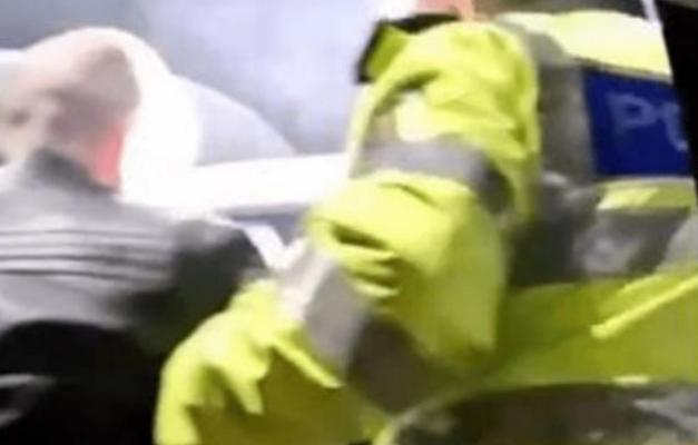 Un șofer băut care a părăsit locul accidentului, reclamat la poliție de iubita sa rănită
