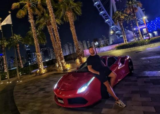 „Prietenul“ lui Teodosie, fostul preot Balaș, a șifonat un Ferrari închiriat, în Dubai. Video