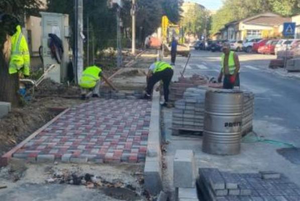 Primăria Cernavodă continuă programul de reabilitare a trotuarelor din localitate