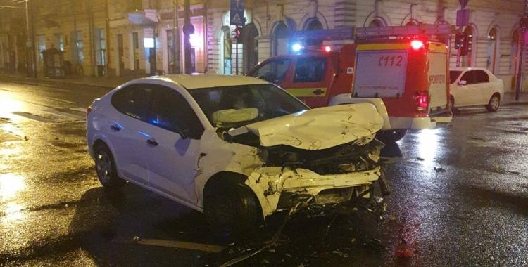 Culiță Sterp și-a făcut praf mașina și a băgat un om în spital