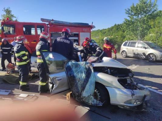 Un şofer de 19 ani a murit într-un accident pe DN1 