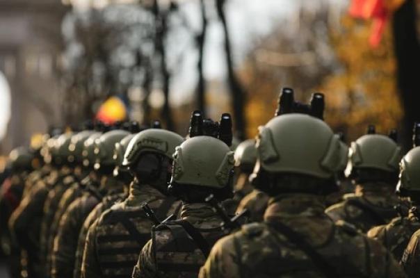 Rusia transferă militari din Belarus în estul Ucrainei