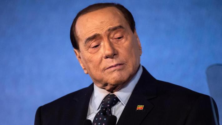 Berlusconi obţine achitarea de o acuzaţie de mituire a unui martor