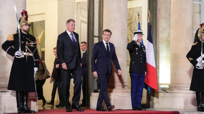 Iohannis, întâlnire la Paris cu președintele Franței