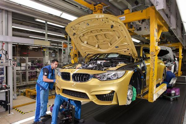 Preţurile ridicate ale maşinilor au ajutat BMW să raporteze un profit peste estimări în T3