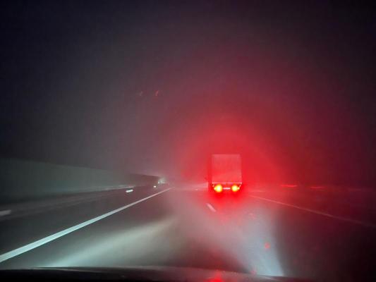 Atenţie, şoferi! Ceața diminuează vizibilitatea în trafic, pe autostrada A2