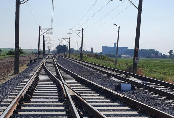 BEI aprobă finanţarea nerambursabilă de 470 milioane de euro a achiziţiei a 62 de trenuri electrice de scurt parcurs